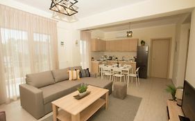 Potamos Luxury Apartment